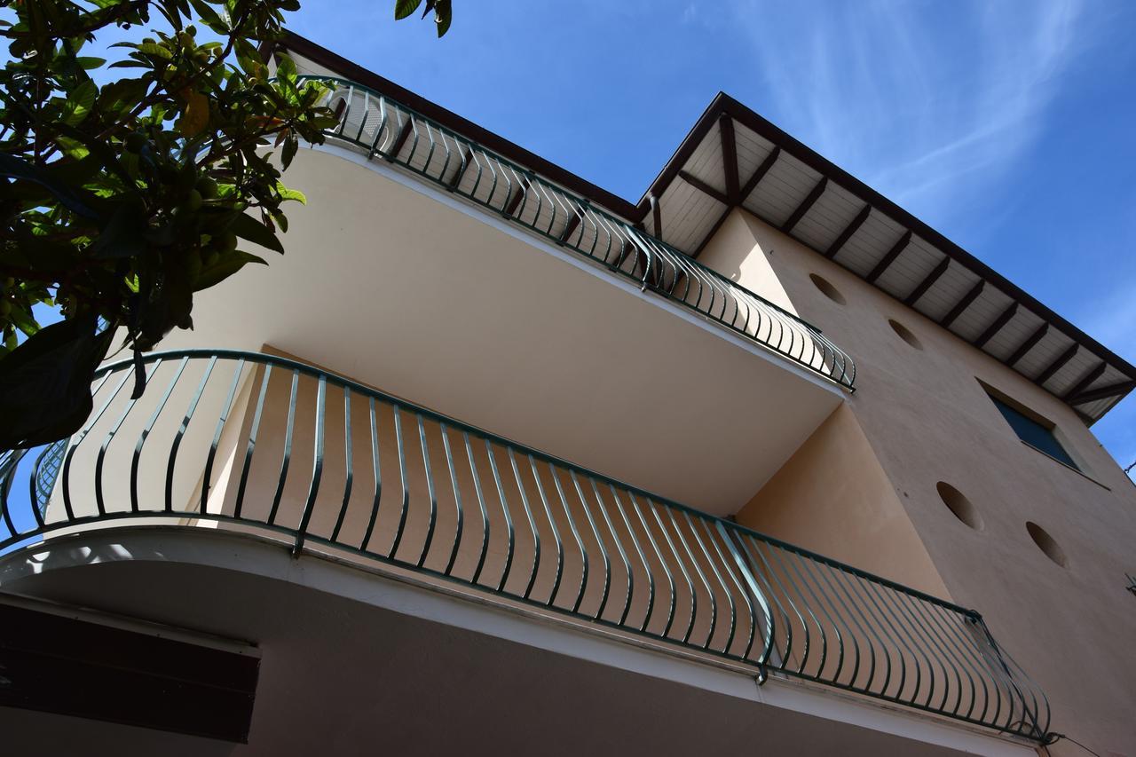 צ'לה ליגורה Hotel Pozzuolo מראה חיצוני תמונה